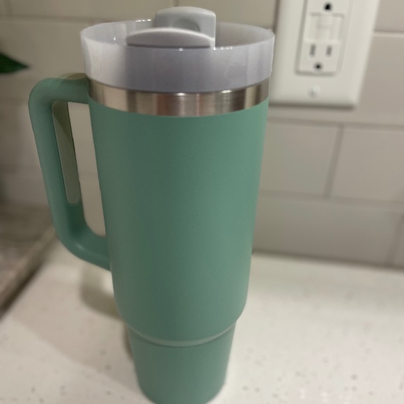 Stanley Quencher H2.0 Flowstate Tumbler 30 oz - Picture 4 of 5